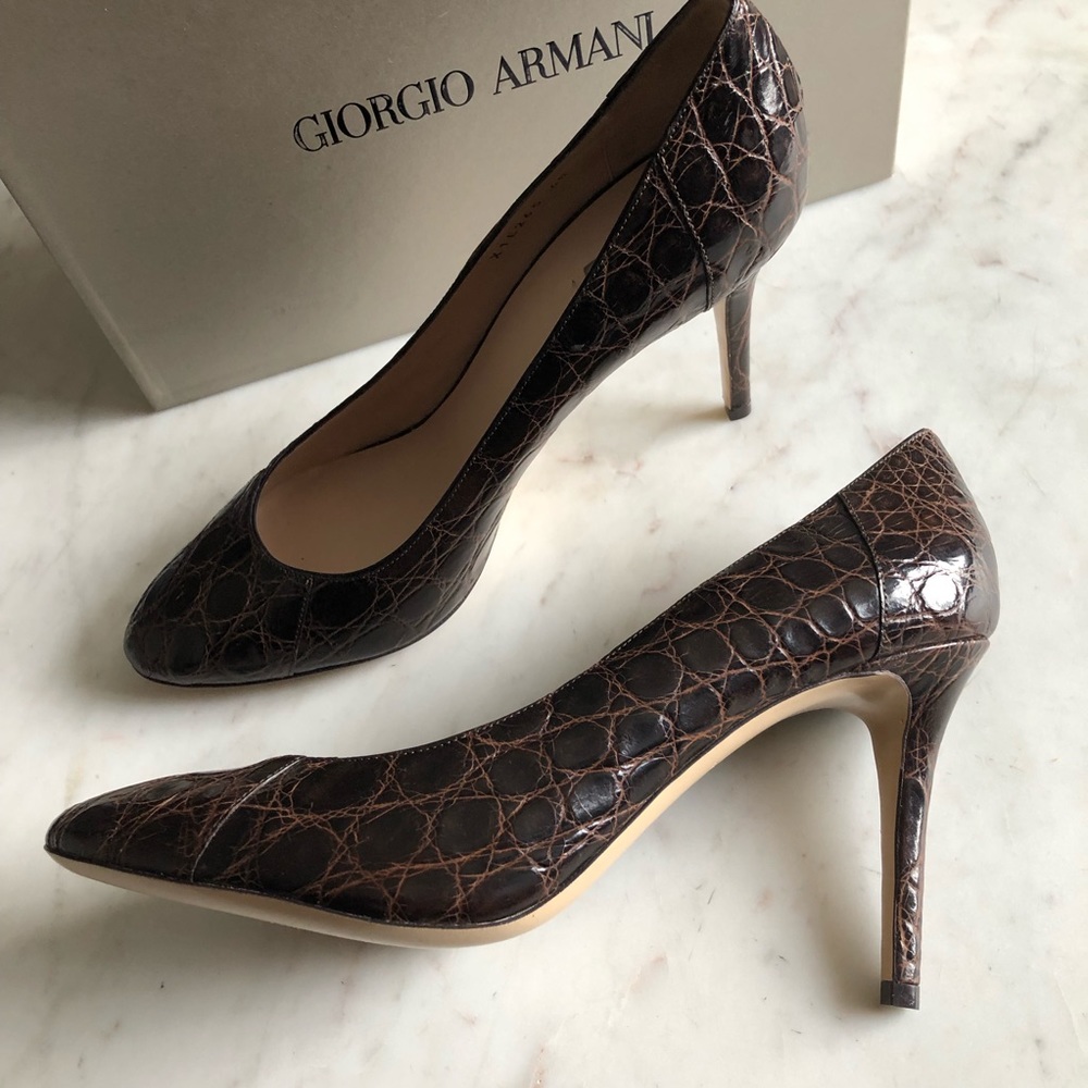 Giorgio Armani X1E265 Crocodile Pump